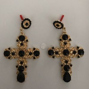NEW❤️Gold and Black Earrings
